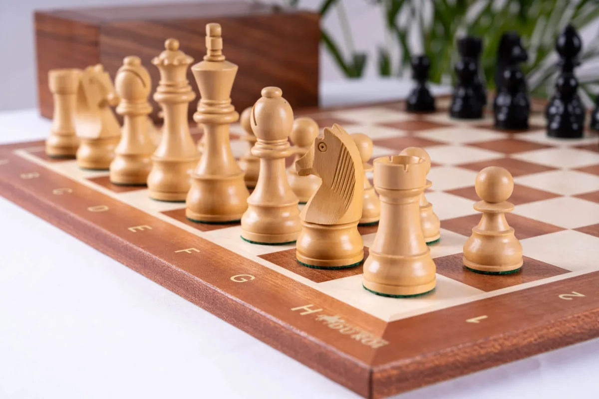 Jeu d'Échecs Persévérance en Bois d'Acajou et Buis – Image 9